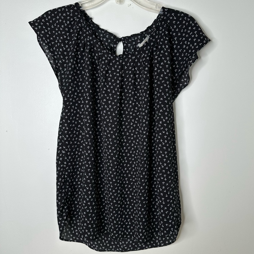 Laura Petite black floral blouse women’s size 4